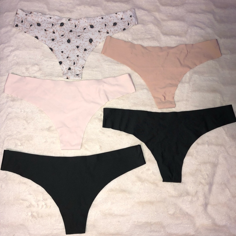 “Marilyn Monroe” 5 pack of thongs NWOT